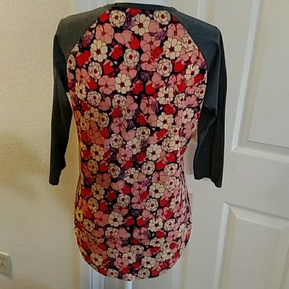LulaRoe Randy Floral 3/4 Length Sleeve T-shirt Top Size S - Picture 2 of 6